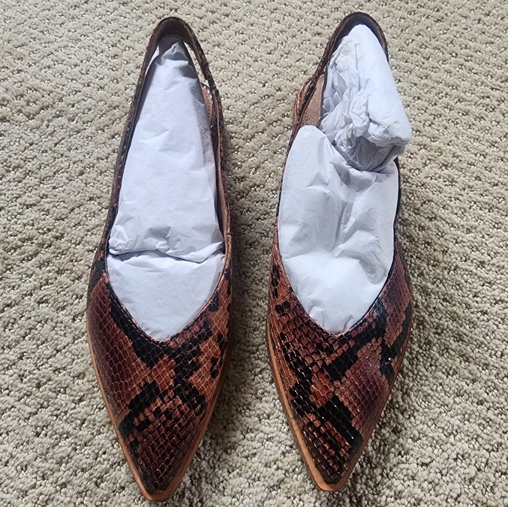 Brand New Frye Flats 7 1/2